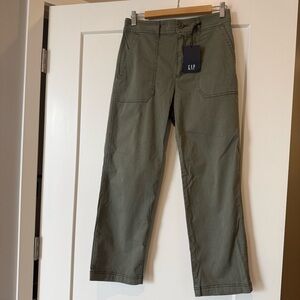 NWT Gap Girlfriend Khaki pants